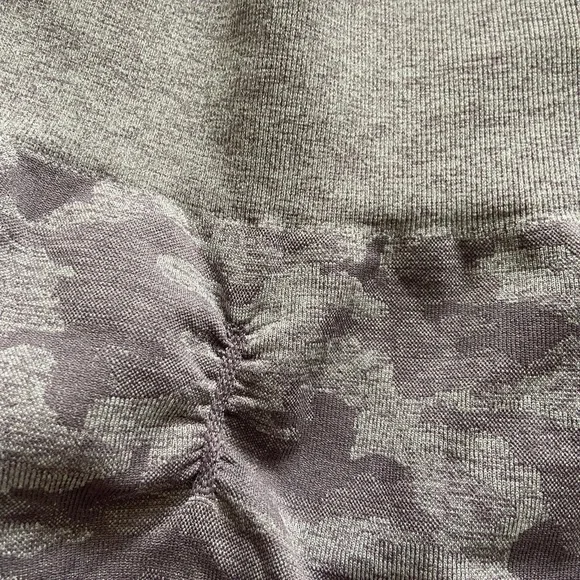Gymshark OG Camo Leggings Lavendar - Picture 5 of 7
